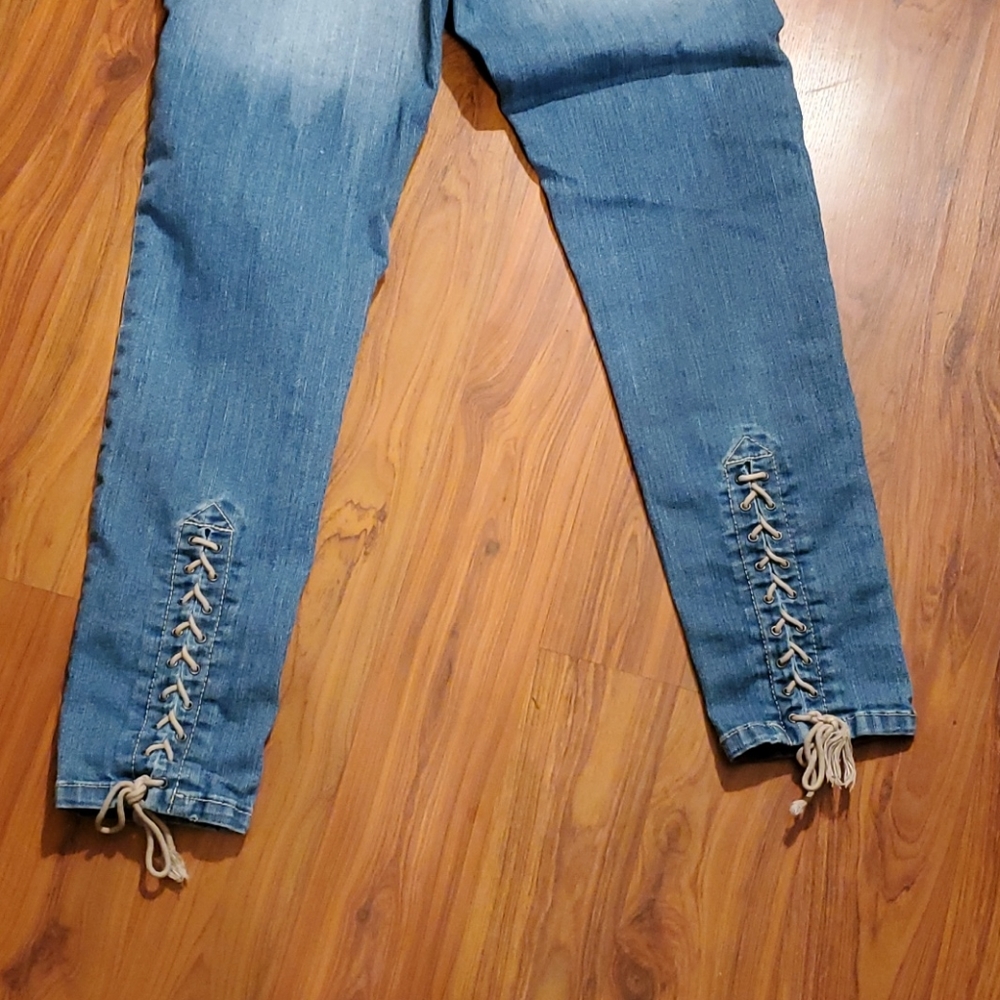 Cache Jeans - Picture 4 of 6